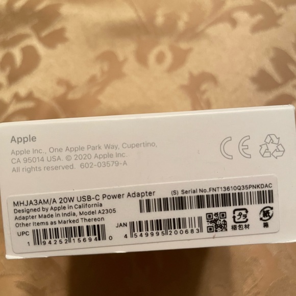 Genuine Apple USB-C 20 watt power pod adapter NEW SEALED BOX - Picture 3 of 3